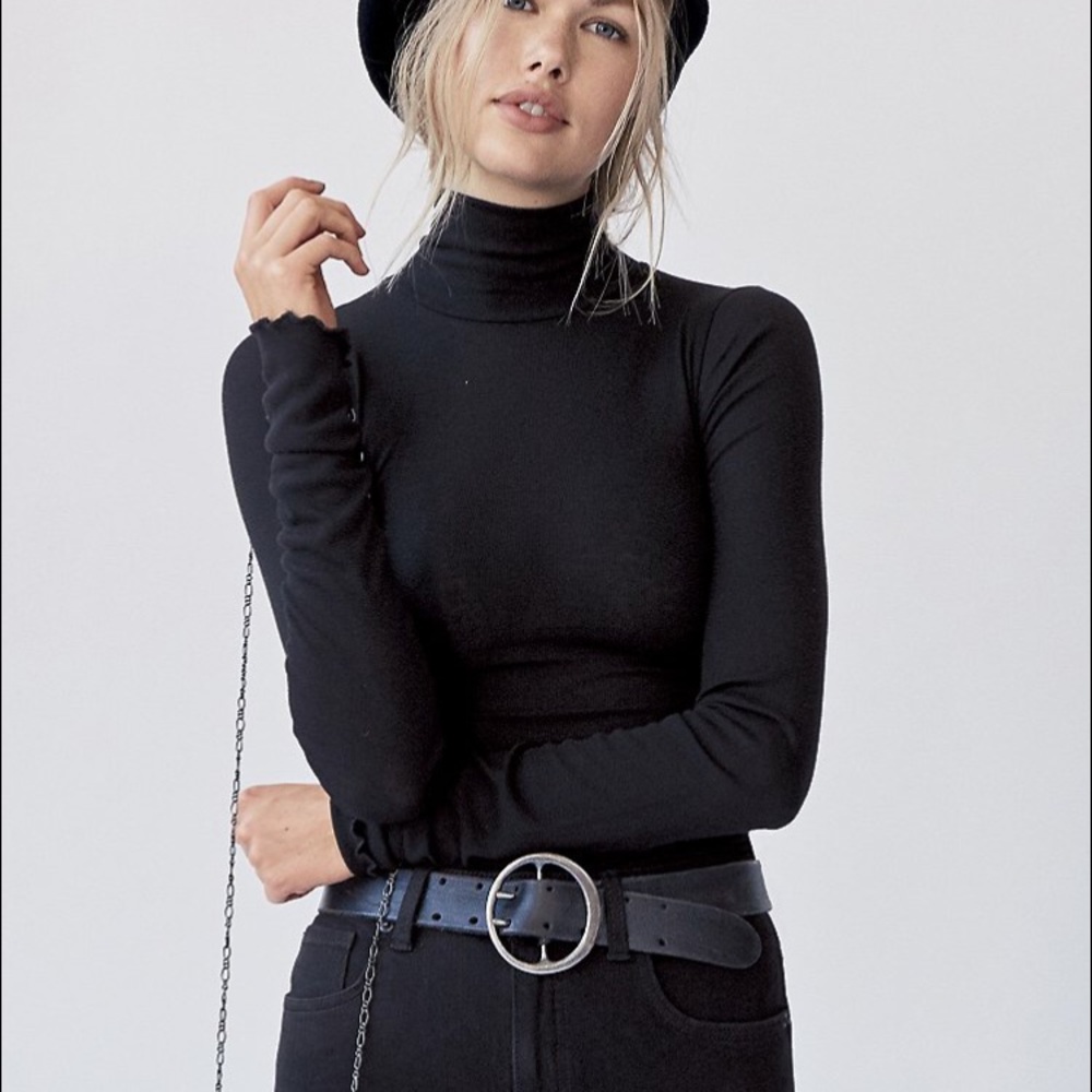 Modern cuff layering turtleneck **NWT**